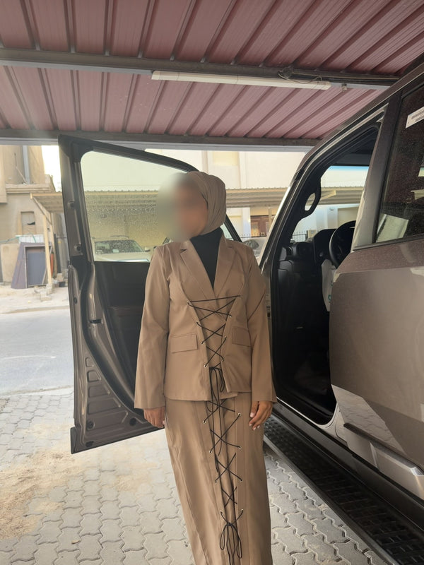 طقم بليزر وتنورة بيج — Beige Skirt and Blazer Set