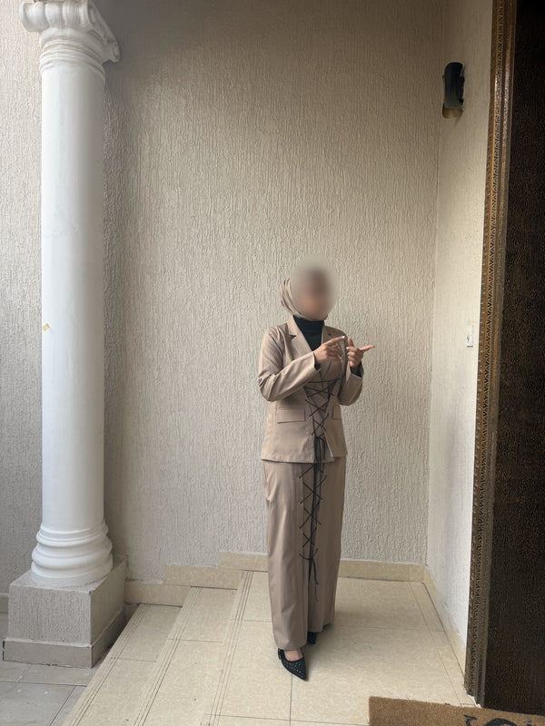 طقم بليزر وتنورة بيج — Beige Skirt and Blazer Set