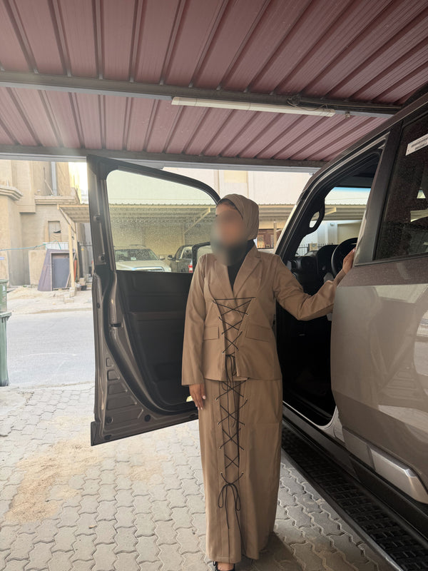 طقم بليزر وتنورة بيج — Beige Skirt and Blazer Set