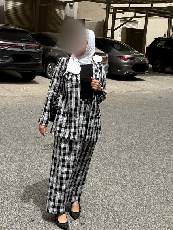 طقم كاروهات بقشة ورد — Floral gingham set