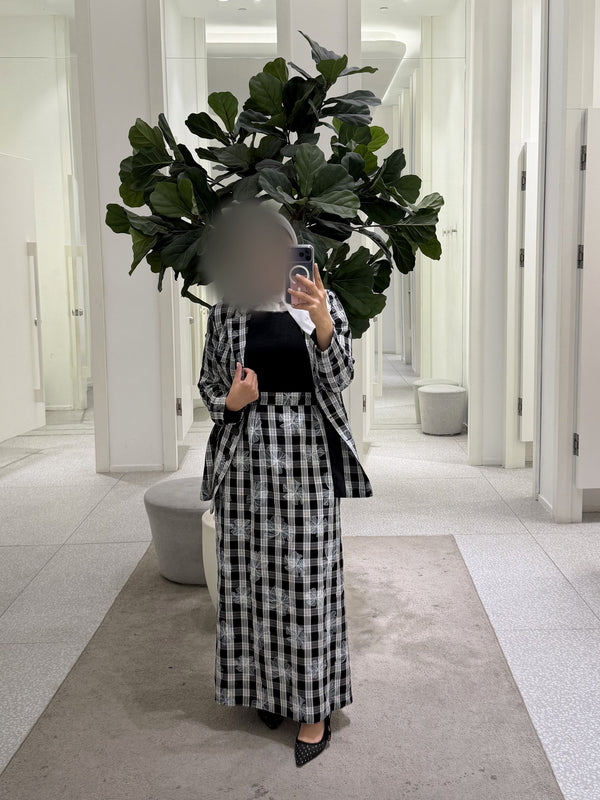 طقم كاروهات بقشة ورد — Floral gingham set