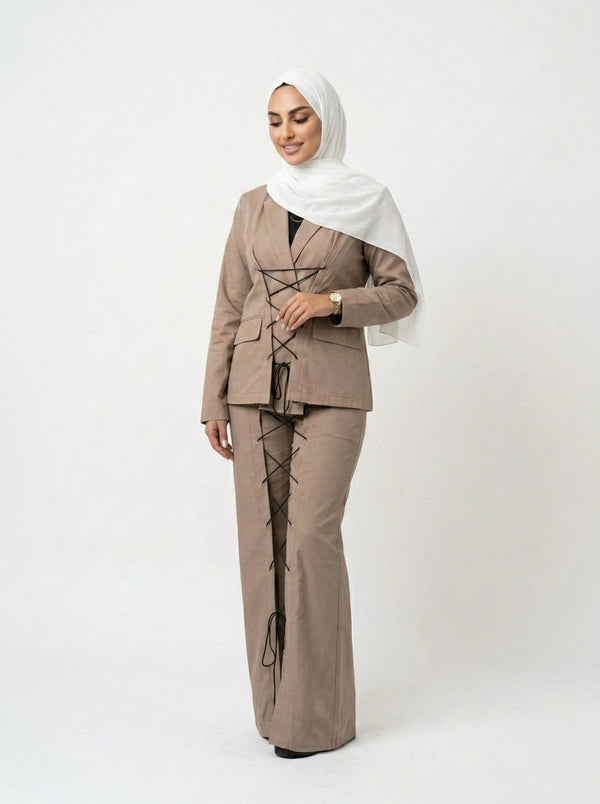 طقم بليزر وتنورة بيج — Beige Skirt and Blazer Set