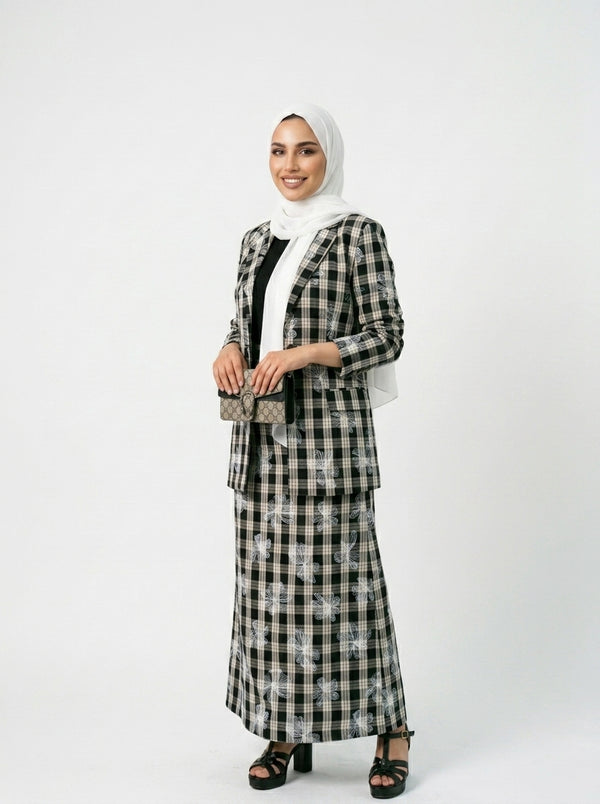 طقم كاروهات بقشة ورد — Floral gingham set